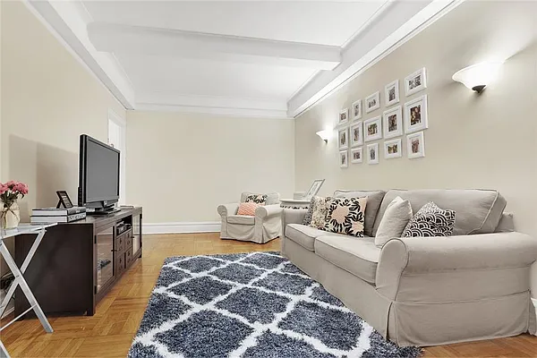 Rented by R New York | media 11