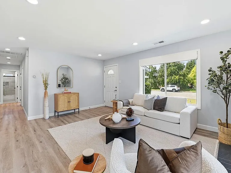 36023 Pizarro Dr — Photo 1
