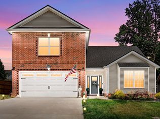 1102 Whitney Dr, Clarksville, TN 37042