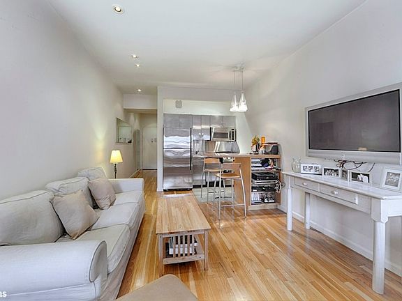 3rd image of 186 W 80th St APT 4C