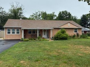 1001 Jeffrey Dr, Southampton, PA 18966