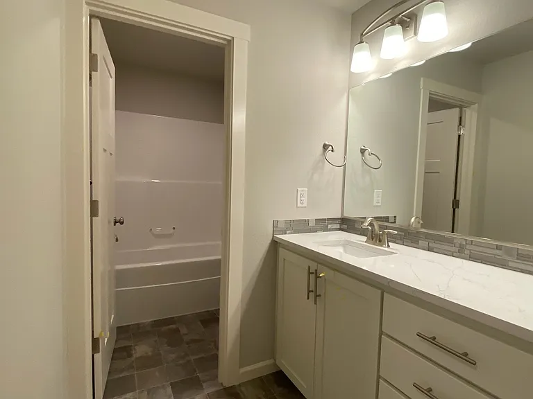 Guest Bath - 2nd Floor