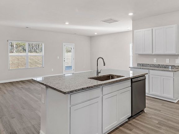 5th image of 161 List Rd