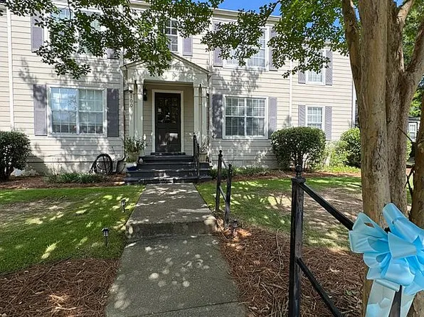 100 Fox Hall Rd APT B, Mountain Brk, AL 35213