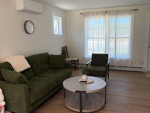 4th image of 21 Feldspar Ln
