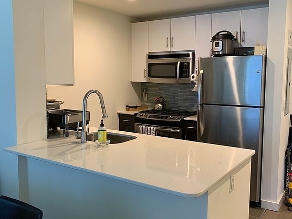 4th image of 250 N 10th St APT 418