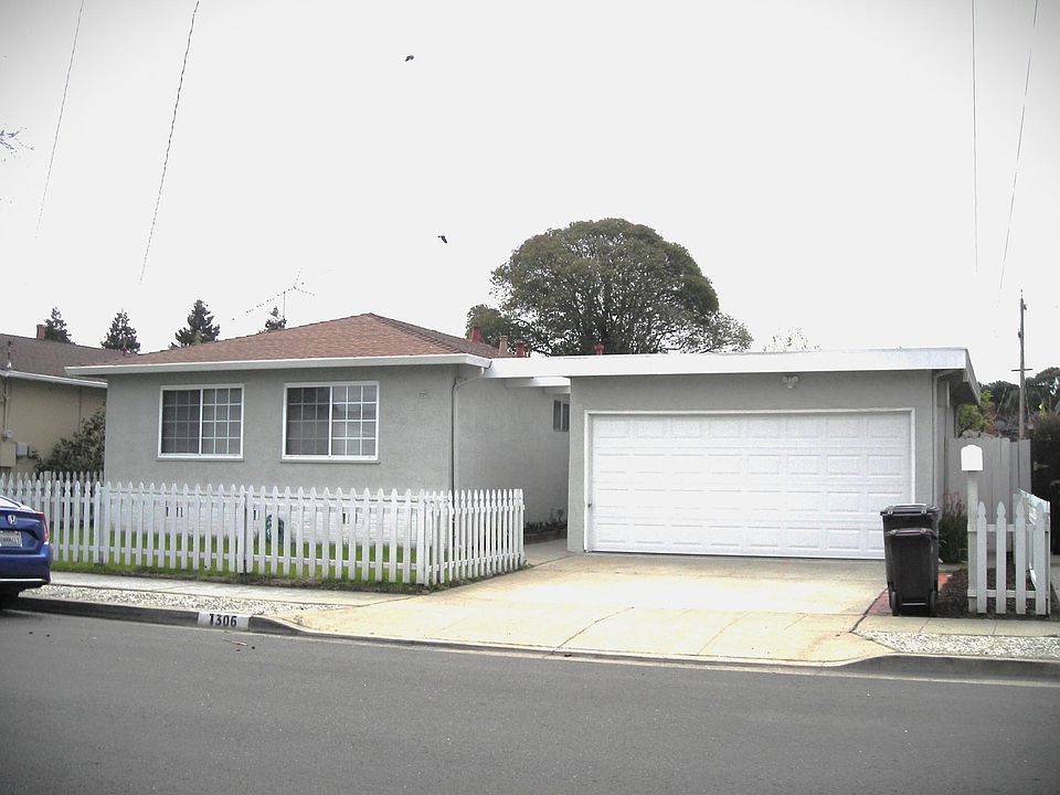 1st image of 1306 McFarlane Ln