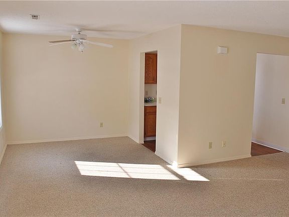 4th image of 70 W Fairmount Ave APT 1