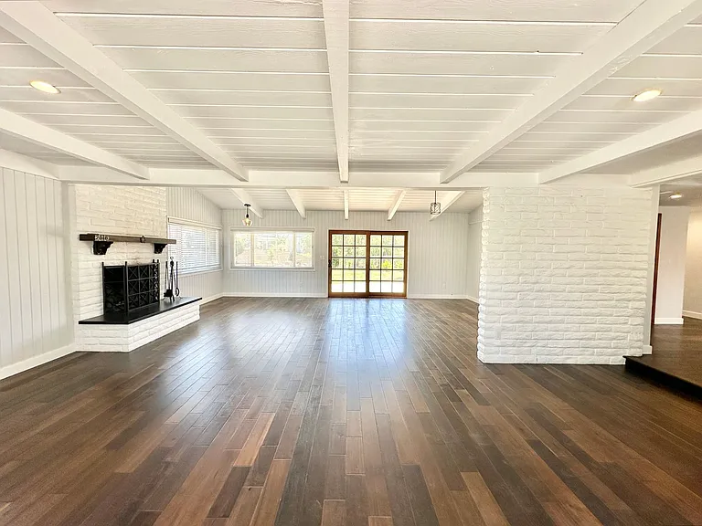 31428 Old River Rd — Photo 4