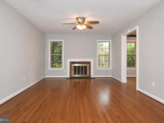 3rd image of 6611 Rosecroft Pl