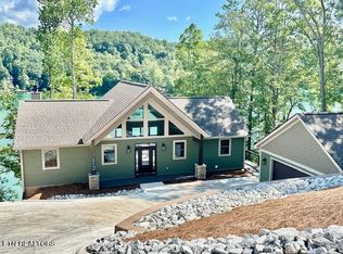213 Waterside Ln, La Follette, TN 37766