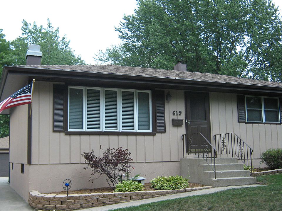 Front view of home