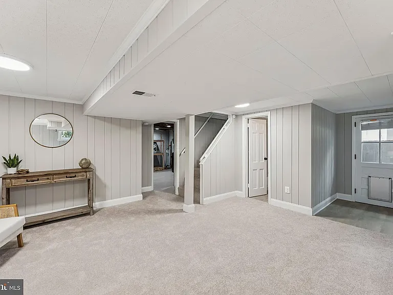 109 Falls Ave — Photo 12