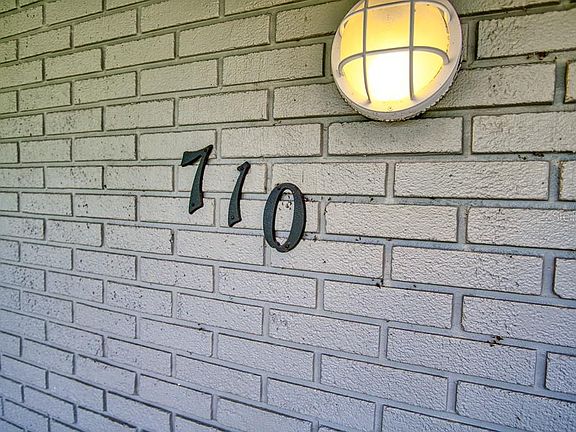 4th image of 710 Orange Valley Cir
