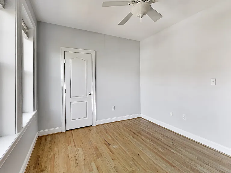 1929 1st St NW #204 — Photo 10