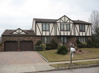 3 Misner Ct, Fairfield, NJ 07004