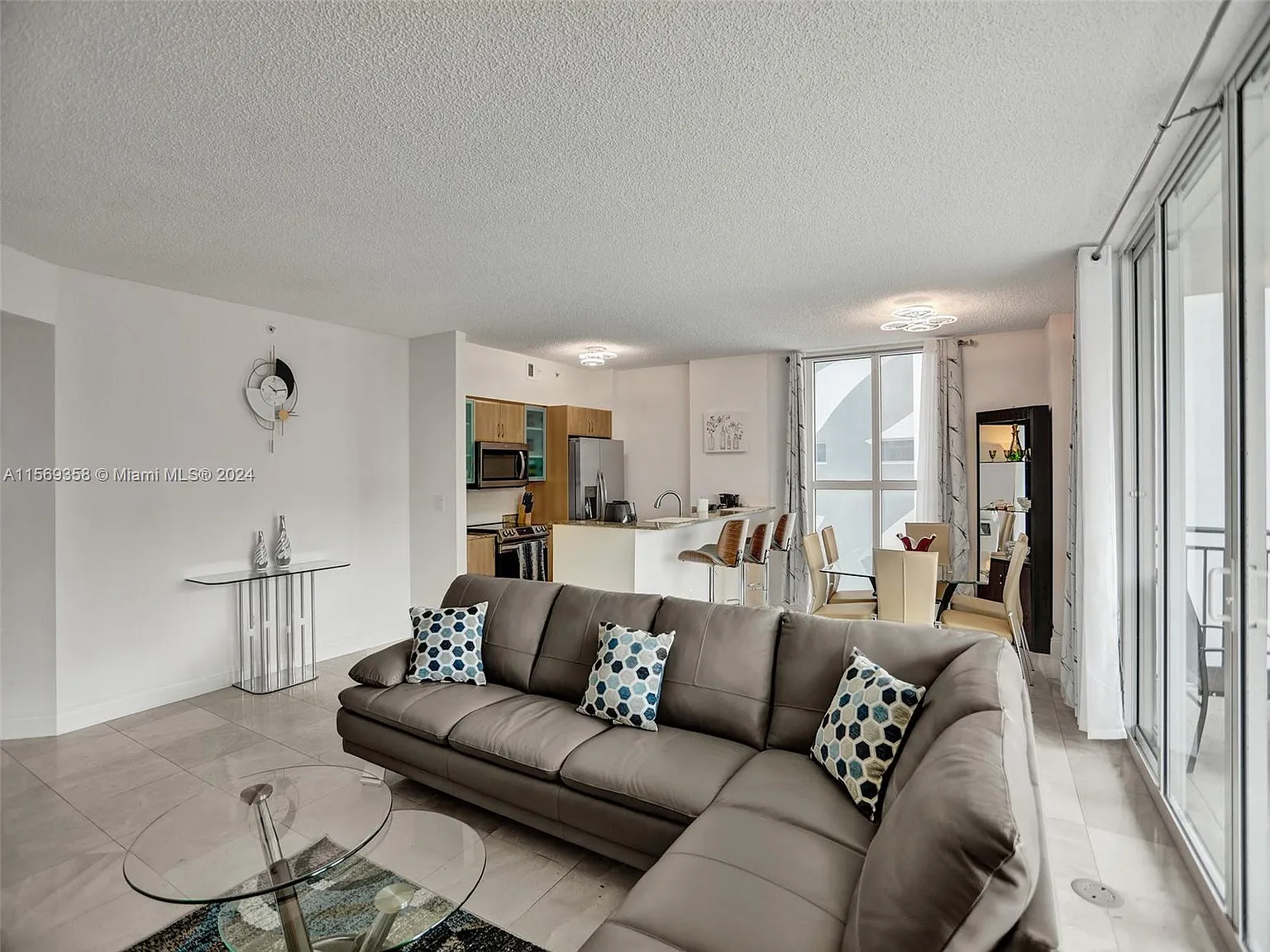 King David Of Sunny Isles — Photo 4