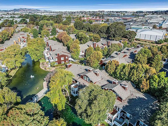 4th image of 107 Bayside Ct