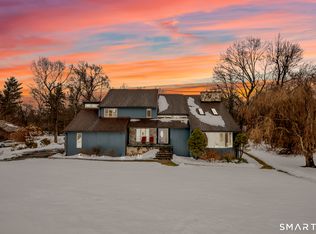 10 Canterbury Way, North Haven, CT 06473