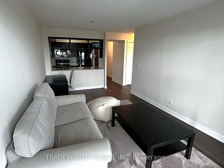 181 Village Green Sq #2911 — Photo 7