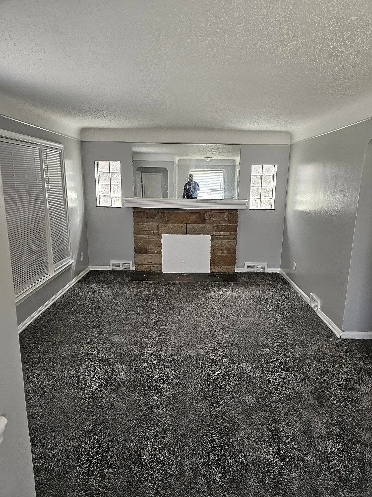 3 bed, 1.5 bath, 1100 sqft, $1,300 — Photo 3