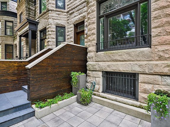 2nd image of 2741 N Pine Grove Ave