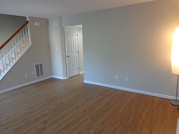 4th image of 3175 Kirklevington Dr #237
