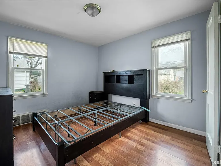 4049 Williams St — Photo 7