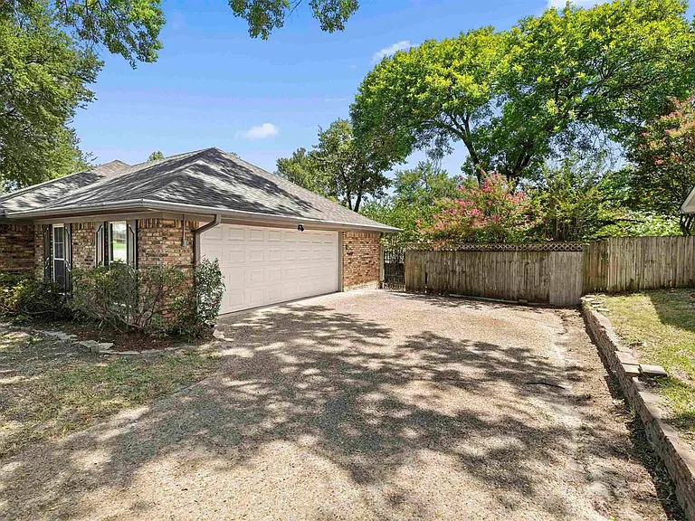 809 David Dr — Photo 21