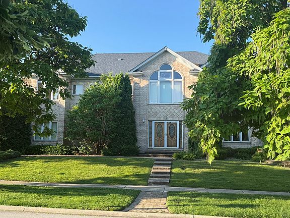 2nd image of 1004 Saddle Ln
