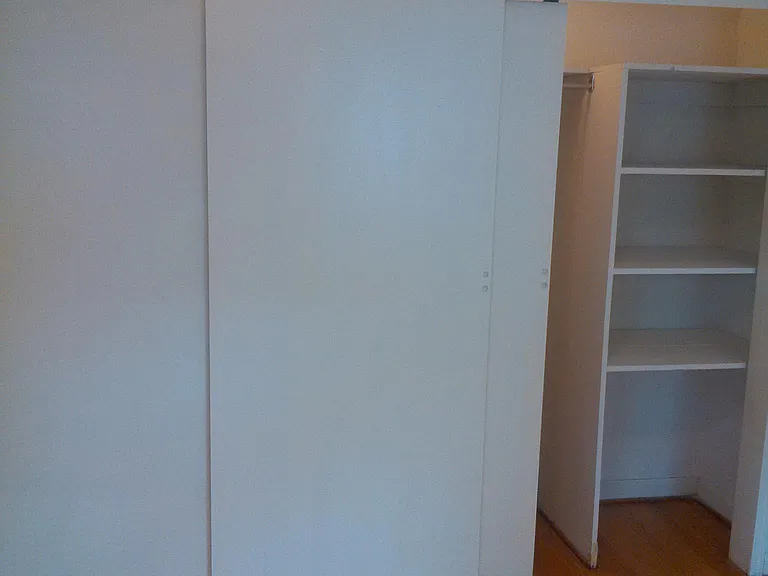 909 Montgomery Ave — Photo 14