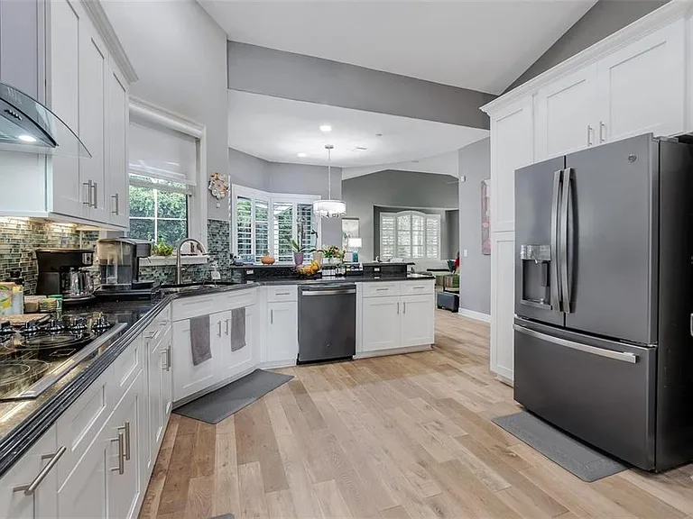 8629 Great Cove Dr — Photo 7