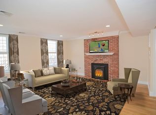 371 Hanover St APT 4, Boston, MA 02113