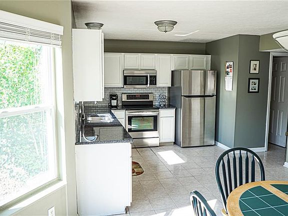 5th image of 6238 Twyckenham Dr