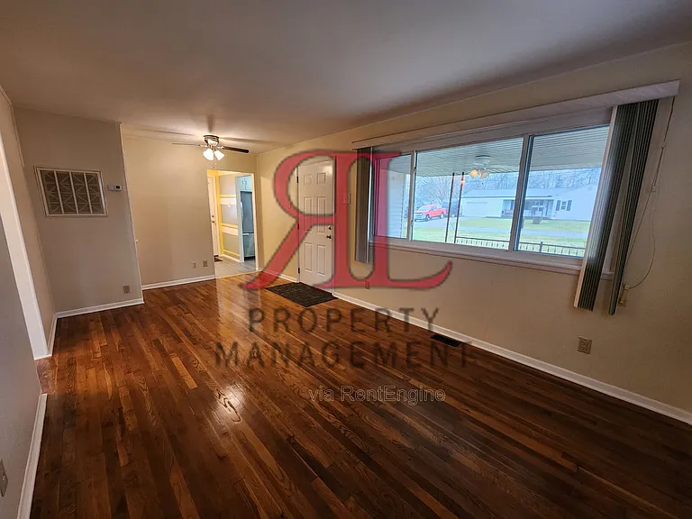 2436 Charlemagne St — Photo 10
