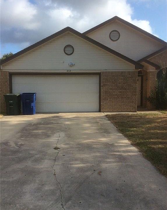 1st image of 212 Pinto Dr