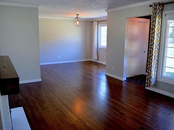 4th image of 2741 Wildflower Dr