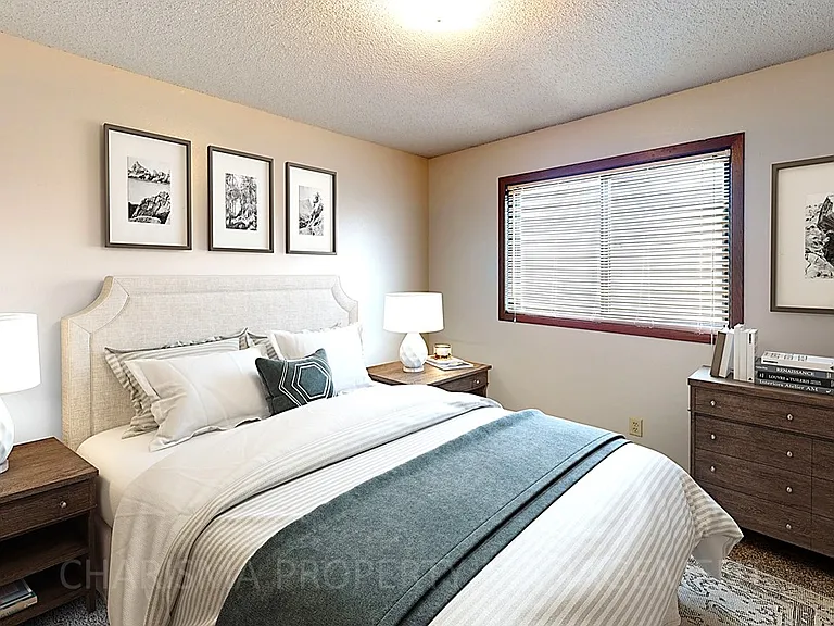 Park Apartments — Photo 18