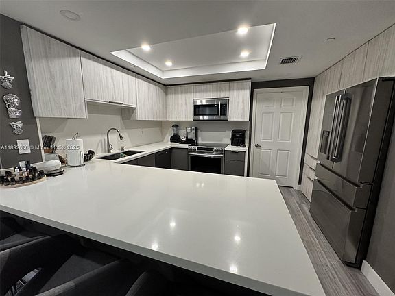 5th image of 9725 NW 52nd St APT 114