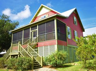 123 Ryland Cir NE, Steinhatchee, FL 32359