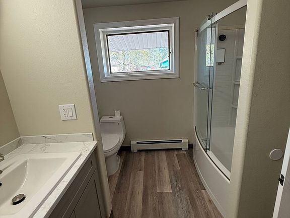 5th image of 228 Craig Ave #A