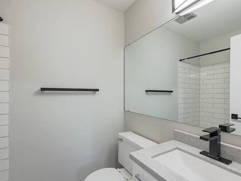 620 S Center St — Photo 7