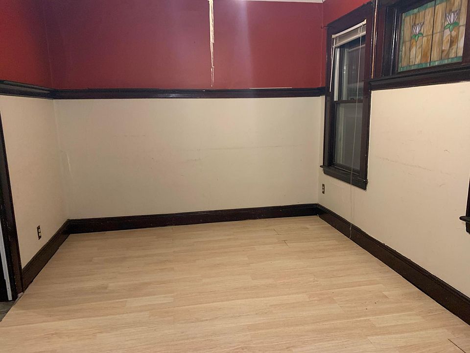 2nd image of 104 Trimble Ave #2