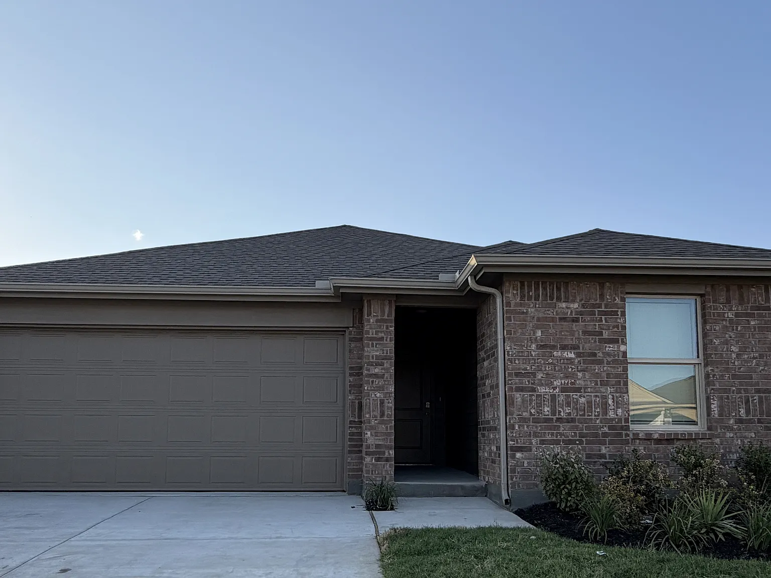 4 bed, 1702 sqft, $2,100 — Photo 1