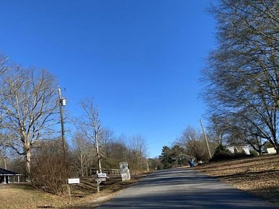 Exterior Neighborhood (street photo)