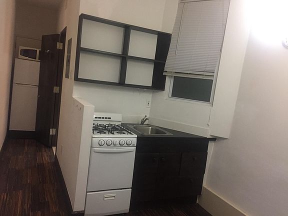 3rd image of 453 Pavonia Ave #1B