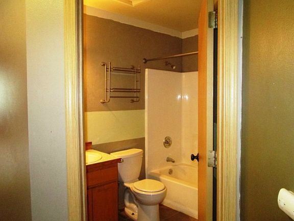 5th image of 504 Pine Ct
