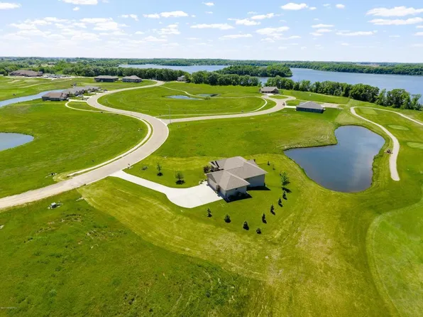 2325 W 9th St, Albert Lea, MN 56007