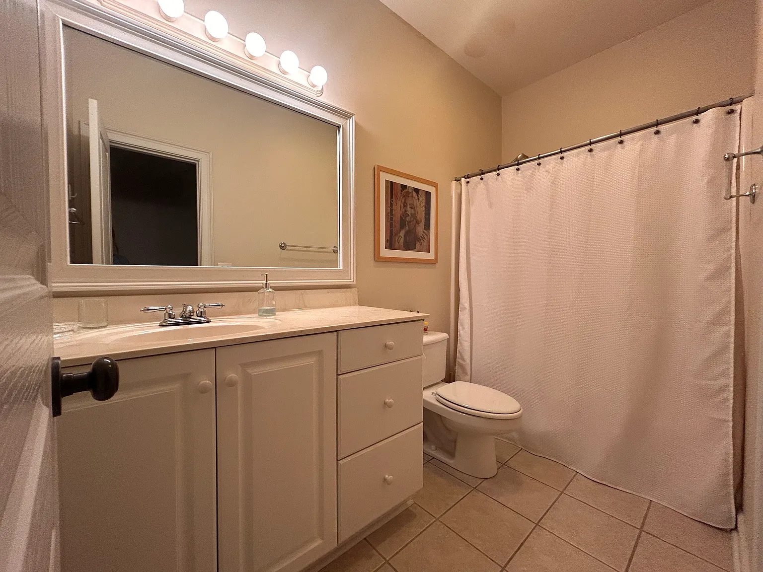1 bed, 1400 sqft, $1,250 — Photo 4