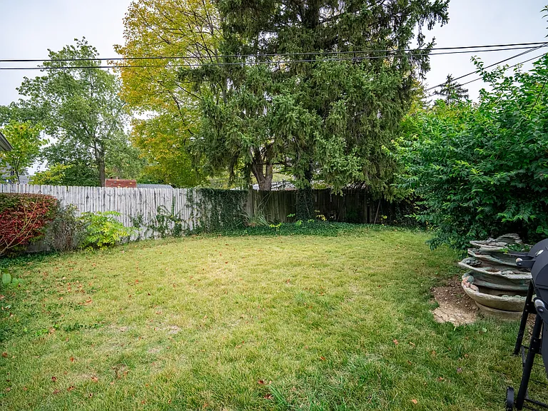850 S Broadleigh Rd — Photo 22